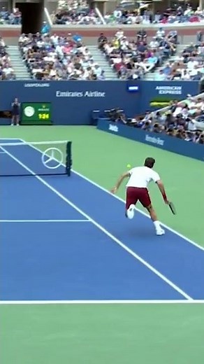 Roger Federer's RIDICULOUS around-the-net winner! 🤯