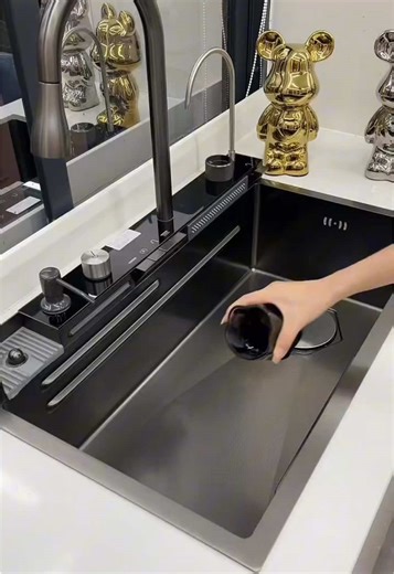 Transform Your Kitchen with Stunning Centerpieces