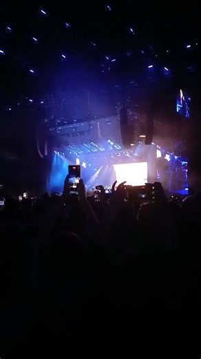 Paul McCartney now and then live in paris on 5th of december 2024