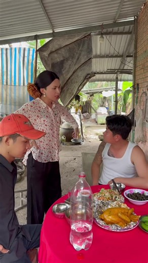 Xin Đùi Gà: Những Cuộc Bàn Luận Vui Nhộn Trong Gia Đình