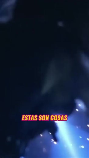 En Terminator 2, James Cameron no aceptó un “no” por respuesta. Nadie quiso filmar la peligrosa escena del helicóptero bajo el puente… así que lo hizo él mismo. Una de las tomas más arriesgadas del cine de acción. #terminator2 #JamesCameron #moviefacts #cine #películas #acción #cinedeacción #helicoptero | Sala de Cine