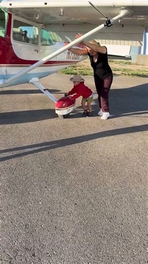 What makes Fly-Inn so special? It’s simple. We don’t just drive — we fly. ✈️ Yesterday was one of those drop-everything-and-go-flying kind of days. Blue skies. Smooth air. 70° in November. Carollyne said, “We’re taking the family up!” — and that’s exactly what we did. There’s something about seeing the world from above that changes you. You stop rushing. You start breathing. You remember why you fell in love with life in the first place. That’s the magic of aviation — and that’s what we’re here 