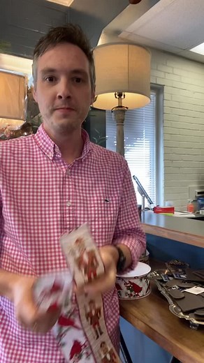 2.9K reactions · 351 shares | Let’s fix upside down designs from happening in our bows and trees! Here is a simple fix to that problem #rickyhannahdesigns #bowtying #designerbows #howtotieabow #fyp | Ricky Hannah Designs | Facebook