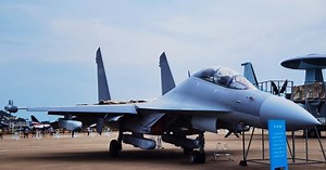 Airshow China sees J-16D, indigeniously-powered J-20 make show debuts