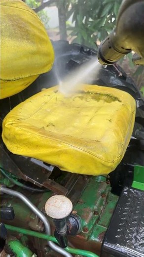 John Deere 5045 D 4WD seat cleaning 👍 Crystal CR 1000 High pressure washer #johndeere #shorts