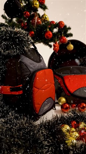 Petit Bébé Store on Instagram‎: "The Smart Space Bundle is here to keep you ready for the festive season, a perfect set in red to match the Christmas vibes. Enjoy festive moments with your baby, Grab yours now and enjoy festive moments with your baby, only from Petit Bébé مجموعة Smart Space هتخلي احتفالك بالكريسماس مريح لأنها فيها كل حاجة طفلك ممكن يحتاجها. يعني طفلك هيكون مرتاح وانتي مستمتعة باللأجواء اطلبيها دلوقتي من بيتي بيبي #petitbebe #christmas #babybundle"‎