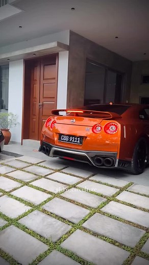 Exploring the Nissan GTR R35: A JDM Icon