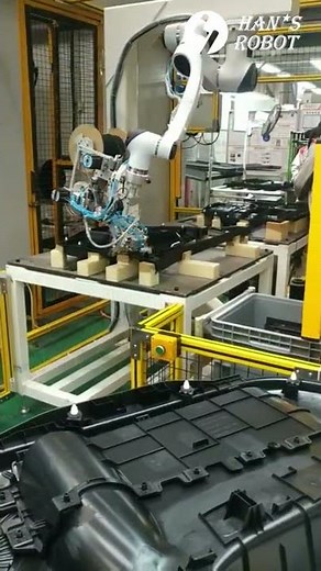 Han’s Robot Application - Automatic stick automotive foam seal tape