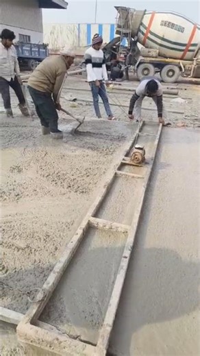 vibrater concrete mixing #youtubeshorts #construction #trendingshorts #shorts #vibrater