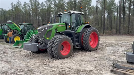 Had awesome time today in Clinton, NC covering the Triple M, Inc. farm auction by Jason Aycock Auctioneering. Here’s video of the Fendt 936 Vario Profi with 814 hours and transferable warranty selling. Also JD 8235R with 2412 hours and Wow - Allis Chalmers 8050 2WD with only 2003 hours sold $26,000 to California buyer - Record high auction price on 2WD 8050 | Machinery Pete