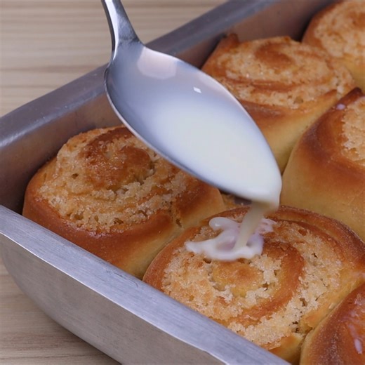 360K views · 3.5K reactions | Fluffy and delicious homemade sweet bread without a mixer. | SuperRecipes | Facebook