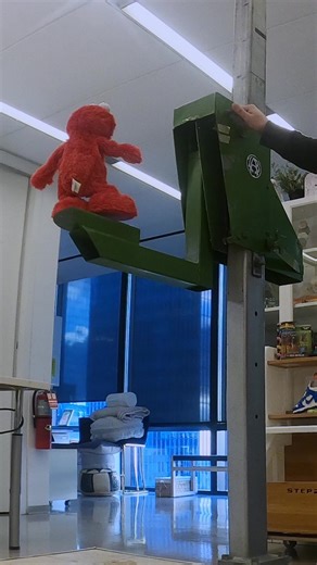 Pause before you purchase that “too good to be true” toy deal. Scammers are cashing in and some knockoffs aren’t safe. Our National Consumer Unit Good Housekeeping Toy & Tech Lab show how real toys survive drops, small parts, and age checks — and why it all matters. http://www.wlwt.com/article/counterfeit-toys-are-rampant-online-how-to-spot-fakes-and-protect-your-family/69676344 | WLWT