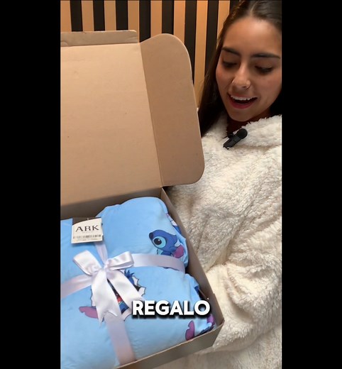 5 Razones para comprar el mejor regalo!  1. Ultra Suavecitos (amigables con nuestras mascotas) 2. Más de 50 Diseños disponibles 3. Totalmente forrado en Sherpa 4. Doble faz 5. Empacado tipo regalo  | ARK MODA | Facebook