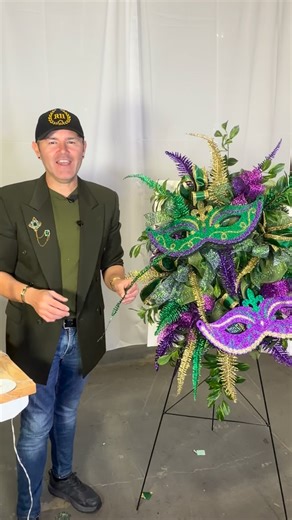 Ramon_at_Home on Instagram: "Working hard to bring you brand new #spring projects from wreaths, swags and DIYs to home decorating tips tricks and hacks! Stay tuned! . . . #homedecor #diys"