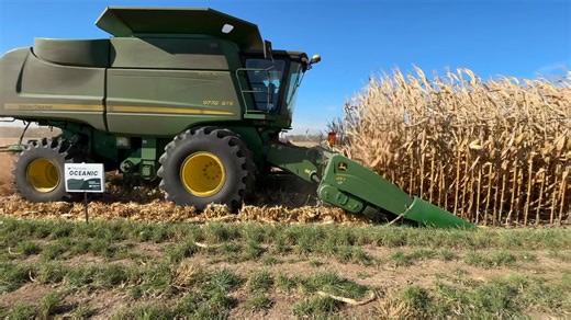 If you’ve been keeping up with my trials and field days for Tidal Grow AgriScience, in conjunction with XtremeAg.farm, the combine rolled today! Results forthcoming and we have some interesting results! | Damian Mason