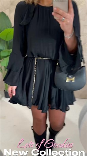 ＬＯＴＳ ＯＦ ＧＯＯＤＩＥＳ on Instagram: "De Chelsea Ruffle Dress in black… zwierig, vrouwelijk en chic. 🖤 🛍️ SHOP—> https://lotsofgoodies.nl/search?q=Chelsea+Ruffle+Dress+"