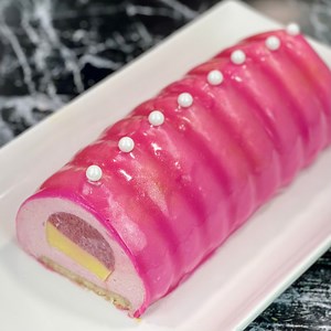 239K views · 6.4K reactions | BÛCHE AUX FRUITS ROUGES ET VANILLE ...