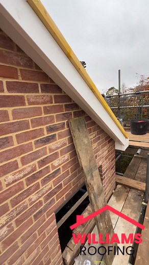 Individual dry verge, how do you do yours? Do you overhang 25mm run a batten up? #roofing #feltandbatten #roofer #dayinthelife #onsite #questionoftheday #ukroofing | WilliamsRoofing