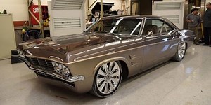 Chip Foose´s 1965 Chevrolet Impala meets Corvette C6