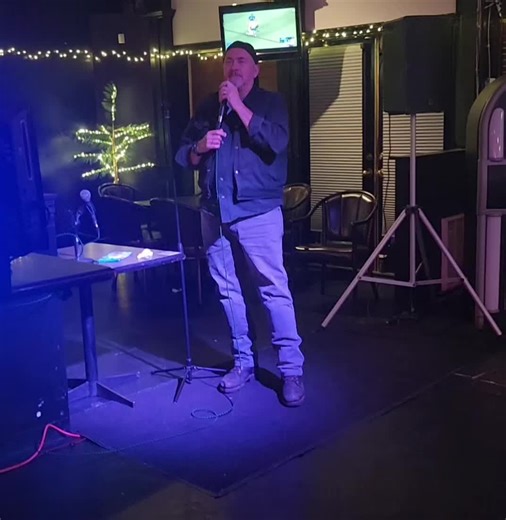 throwback thursday karaoke. all the tunes, all the awesome! #throwbackthursday #karaoke #ogkaraoke #walnutgrovepub #walnutgrove #langley #surrey #mapleridge #thursday #sing #freeentertainment #karaokewithencore