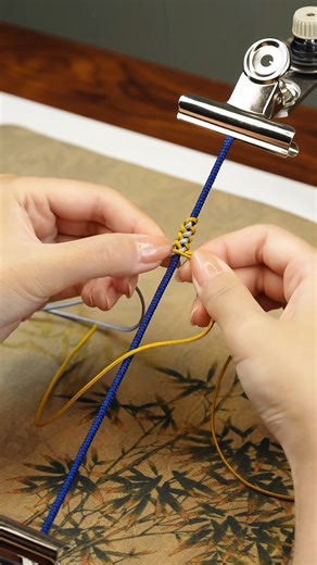 Buddha3bodhi on Instagram: "🐉 Dragon Scale Cord Tutorial ✨ Slow-motion steps—learn it in minutes! 🧵💫 Strong core, bold texture, full of Tibetan charm 💕 Follow for more @beadjourneyhub ❣️Like💬Comment💌Save 💚💚💚💟💚💚💚 · · · #HealingVibes #ootd#Tibetan#CraftLovers #Tutorial#HandmadeBracelet #SpiritualStyle #HealingVibes#foryou #fyp #diy #craft #diycrafts #handmade #howto #fashions #stringbracelet #threadbracelet#diybracelet #handknotted #braceletmaking #handcrafted #luckycharm #handmadewit