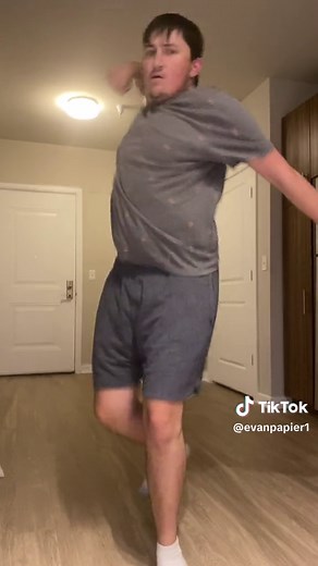 Dynamic Dance Performance to FLY by Nicki Minaj