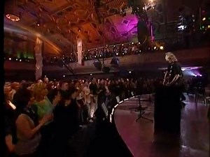 Trailer Live By Request - Bee Gees O show na íntegra está publicado nesta página. Live by Request é um DVD em comemoração aos 35 anos de carreira dos Bee Gees. Foi o último registro de um show dos 3 juntos, já que 2 anos depois falecia Maurice Gibb. Foi gravado em Abril de 2001. Compartilhe à vontade, mas antes curta a "página" para que seja notificado sempre quando houver novos vídeos dos Bee Gees. #BeeGees #GibbBrothers #BarryGibb #RobinGibb #MauriceGibb #ClassicBeeGees #BeeGeesWorldTribute #B