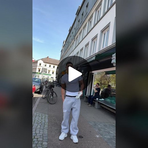 Men's Grey Sweatpants Outfit Ideas