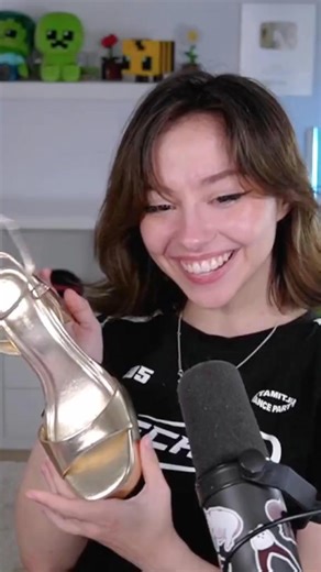 106K views · 3.3K reactions | noway #mictia #mictia00 #twitchclips #twitchstreamer #clips #clipsdetwitch Streamer girl | Yoga class | Facebook