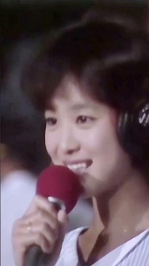 羽田空港で歌う伝説の瞬間が蘇る！パート2 松田聖子 衝撃の空港デビュー😂 青い珊瑚礁 #青い珊瑚礁 #松田聖子 #ベストテン