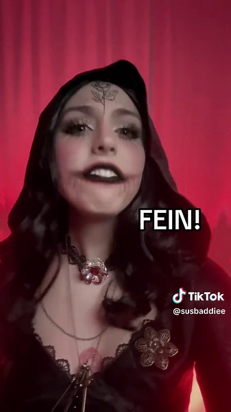 fein! #residentevil #cosplay #beladimitrescu #danieladimitrescu #cassandradimitrescu #fyp #residentevilvillagecosplay #residentevilvillage