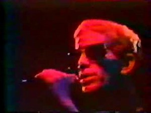 Lou Reed - Walk On The Wild Side live 1974