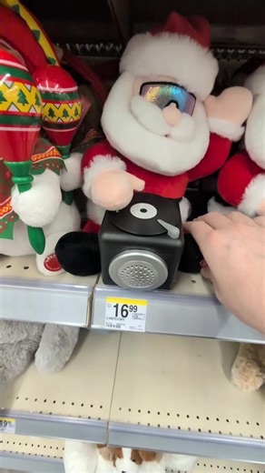 Reese's puffs by dj Santa #animated #santa #djs