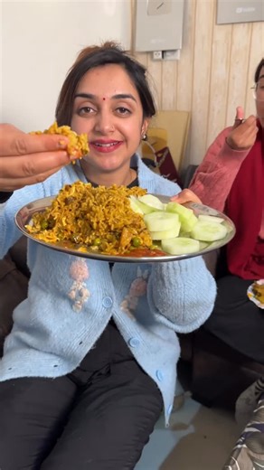 Megha Chaubey on Instagram: "Yummy Matar Paneer Pulav Recipe 🤤😍♥️ . . #shorts #trending #vlog #food #recipe #meghachaube"