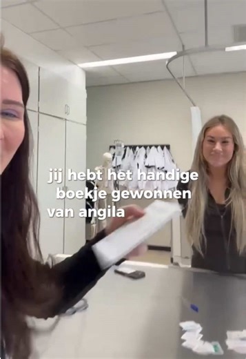 Het nieuwe handige boekje van @✨ ANGGGILA VPK ✨ en daar mag ik er een paar van weggeven!! Als je de zorgvraag goed beantwoord kan je er een winnen! #zorg #handigboekje #winnen #zorgtopper