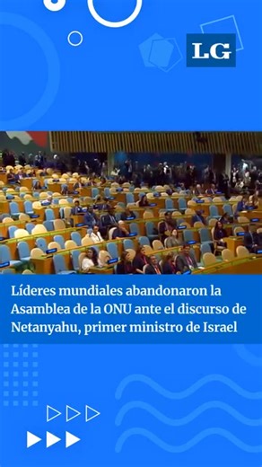 NETANYAHU FUE ABUCHEADO Y DIO UN DISCURSO ANTE UNA SALA CASI VACÍA🇮🇱🚶 El primer ministro israelí, Benjamín Netanyahu, estuvo presente en la 80° Asamblea General de la ONU pero si arribo ante el atril se viralizó en las redes ya que muchos de los líderes mundiales presentes decidieron abandonar sus asientos en claro reclamo al accionar de Israel en el conflicto con Palestina y las muertes en Gaza. Mientras cientos de delegados de diferentes países abandonaron el recinto en señal de protesta, o