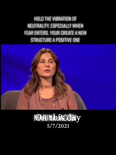 La Reactividad Armónica de Marina Jacobi: Vibraciones y Profecías