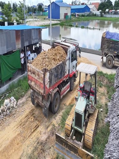 7.7K views · 117 reactions | Excavator Bulldozer #bulldozer #construction #excavator #heavyequipment #earthmoving | Excavator Bulldozer | Facebook