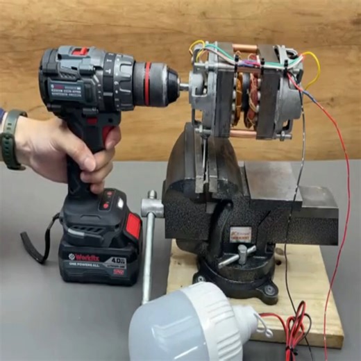 657K views · 12K reactions | Hidden power inside old electric fan motors! Try Inserting copper pipe and It will SHOCK you #fblifestyle #motor #viral #Generator #trending | Amari Porter | Facebook