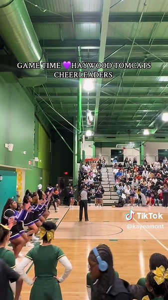 Legendary Run-Out Cheer by Haywood High School Cheerleaders