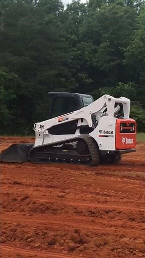Bobcat T740 Pushing Dirt