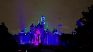 12 reactions | Everybody scream  because Disneyland’s Halloween...
