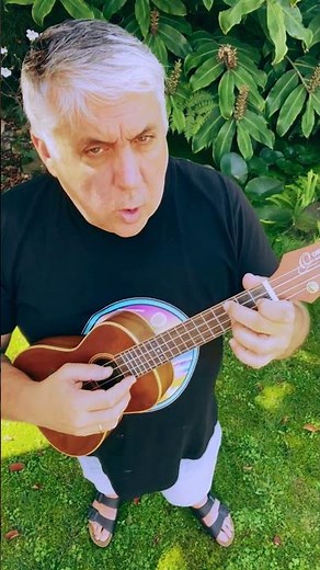 Somewhere Over The Rainbow - Israel Kamakawiwoʻole | Ukulele Intro (One Man Band) #Shorts