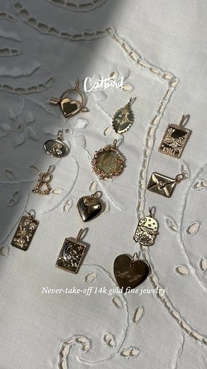 Since 2004, Catbird has been the cult favorite home of the finest jewelry. Layerable, personal, and made to last - we believe fine jewelry can be worn everyday. | catbird