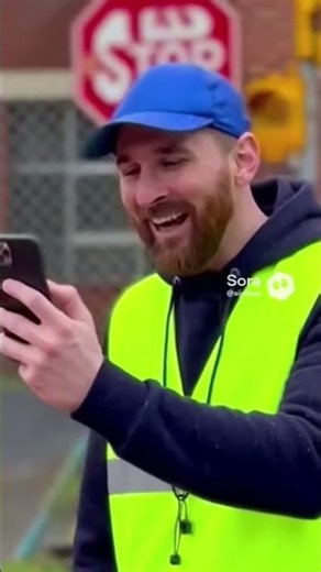 Messi Pranks Ronaldo #funny #prank #messi #ronaldo