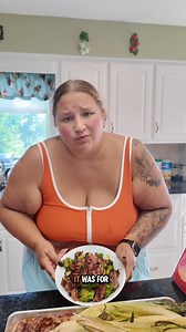 It’s 94 degrees in Michigan—possibly the hottest day of the year—and I decided to fire up the Blackstone like it’s not the surface of the sun. Why did I cook? Honestly, I don’t know. Chicken, potatoes, and broccoli hit different when you’re sweating through your shorts and pretending this is fun. But it was good… so I guess we suffer for flavor. #BlackstoneCooking #TooHotToCook #DinnerInTheHeat #MichiganSummer #94DegreesAndGrilling #HotGirlGrill #WhyAmICooking #SweatyChefChronicles #BackyardBurn