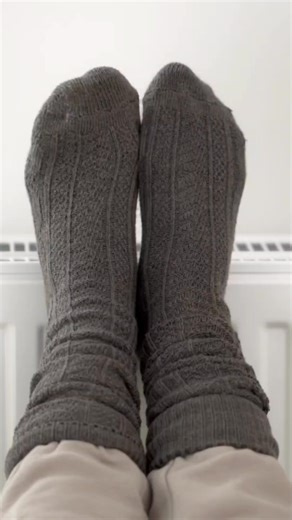🌙 Cold feet again? That’s why you can’t sleep well. You know that feeling when your feet are freezing — even under the blanket? It’s not just cold ❄️ It’s your circulation slowing down, your legs tightening, and your body struggling to rest. 🧦 Warmesta™ Slipper Socks gently warm your feet in seconds. The plush inner lining keeps warmth steady ♨️ helps blood flow, and eases stiffness so your body can finally relax. No more waking up in the middle of the night feeling cold 🌙 Just cozy, calm sle