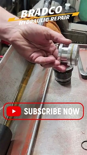 BRADCO GRAPPLE BUCKET CYLINDER RESEAL #repair #viralvideo #shorts