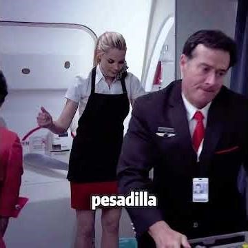 Un hombre sufre un percance en un vuelo#peliculas #movie #shorts