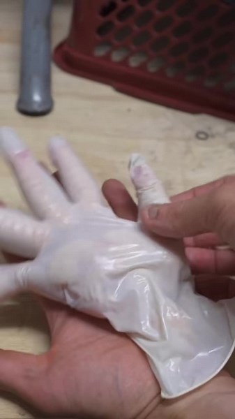 Can crusher vs human hand